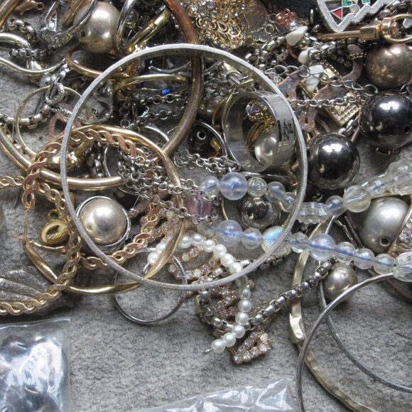 mixed Jewelry Lot, 1.2 Pounds, rings, necklaces, etc. - Picture 8 of 9